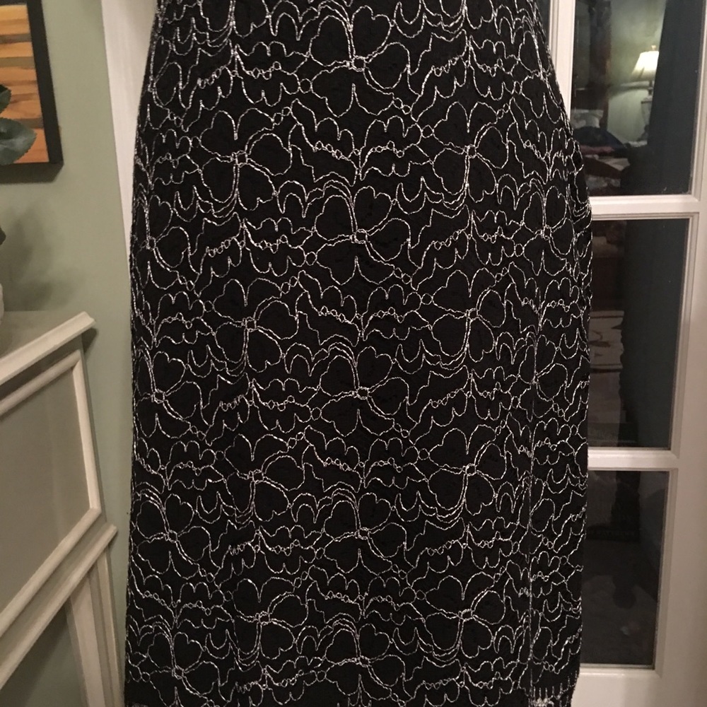 ⭐️Beautiful black/white lace skirt